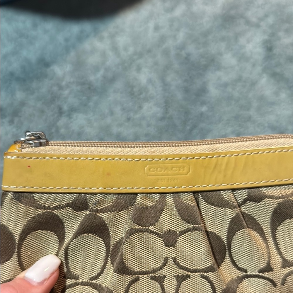 Coach Wristlet - Picture 4 of 9